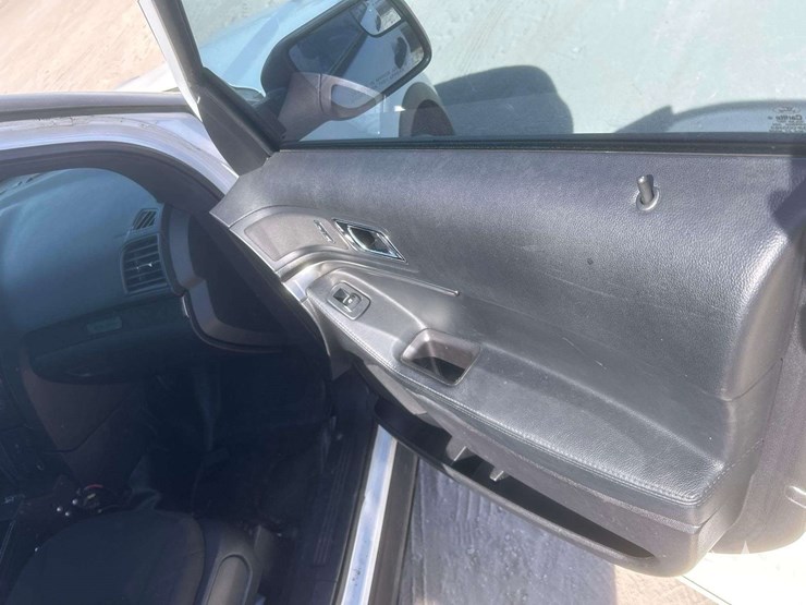 2016-ford-explorer-image-23