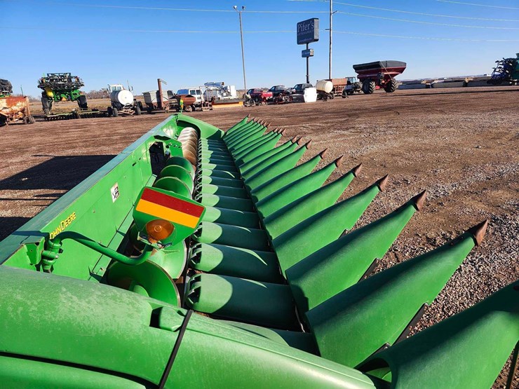 2012-john-deere-618c-image-10