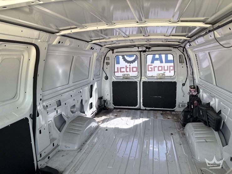 2012-ford-cargo-image-2