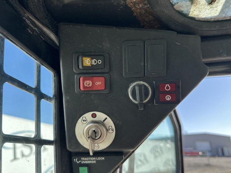 2015-bobcat-s70-image-26