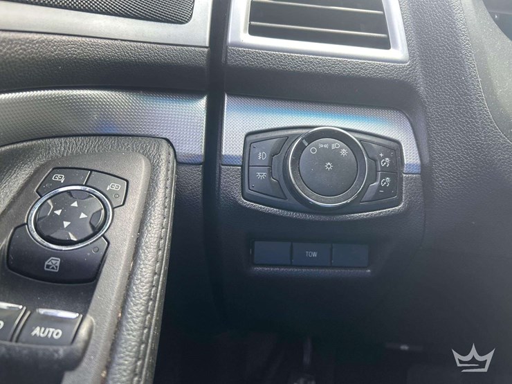 2015-ford-explorer-image-7