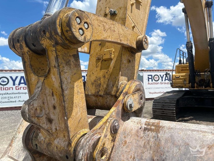 2016-caterpillar-349fl-image-27