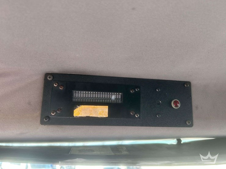 2003-freightliner-fl60-image-15