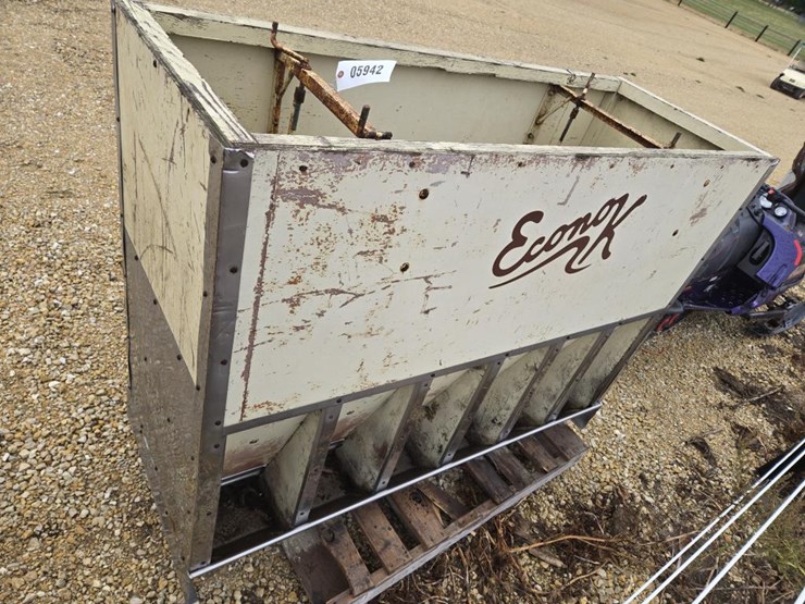#5942-•-econo-k-hog-feeder-image-4