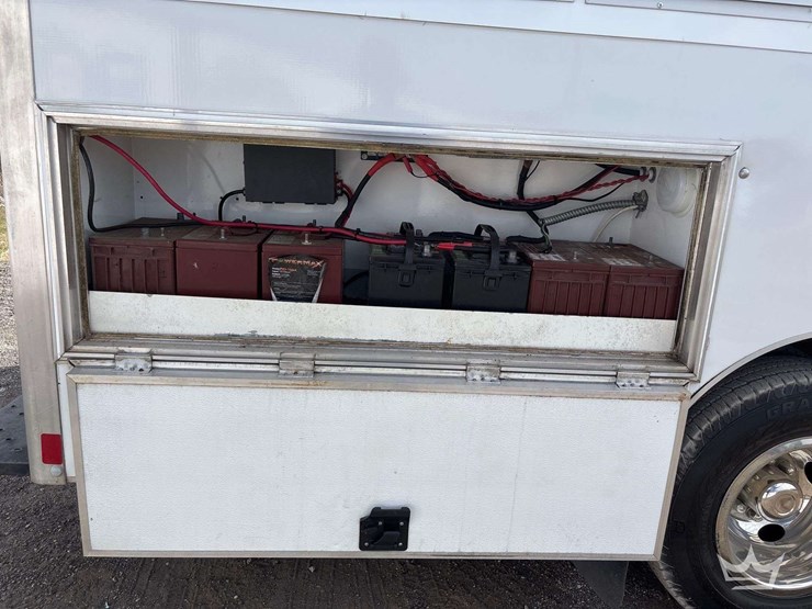 2008-chevrolet-express-box-truck-image-18