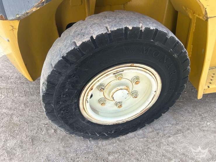 2009-yale-veracitor-135vx-12,150lbs-straight-mast-forklift-image-21