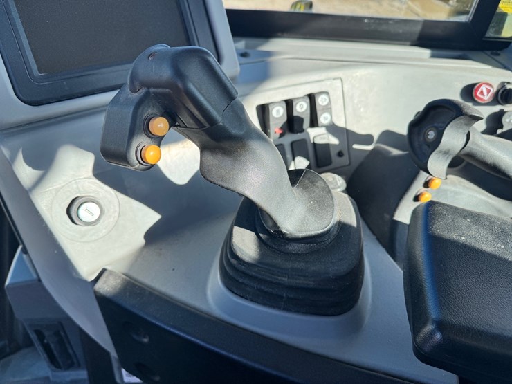 2019-caterpillar-d8t-image-51