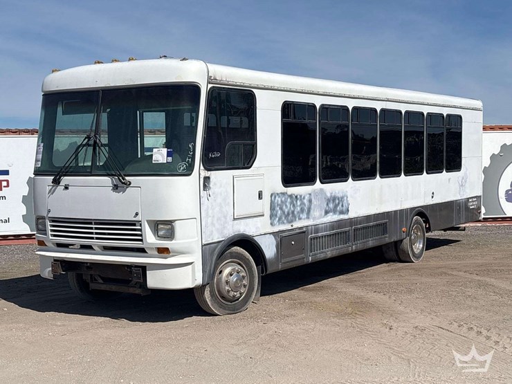 2001-freightliner-mb55-chassis-bus-image-1