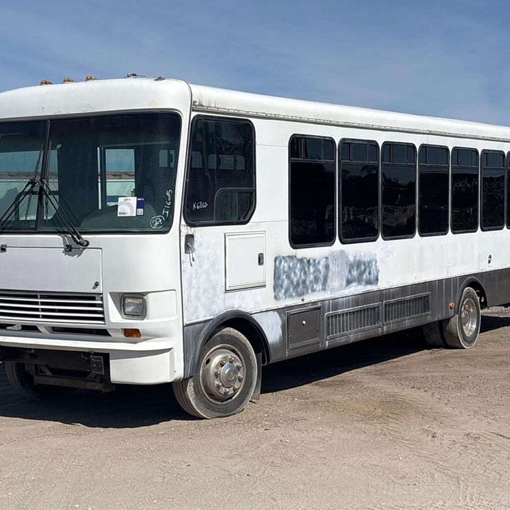 2001 Freightliner MB55 Chassis Bus