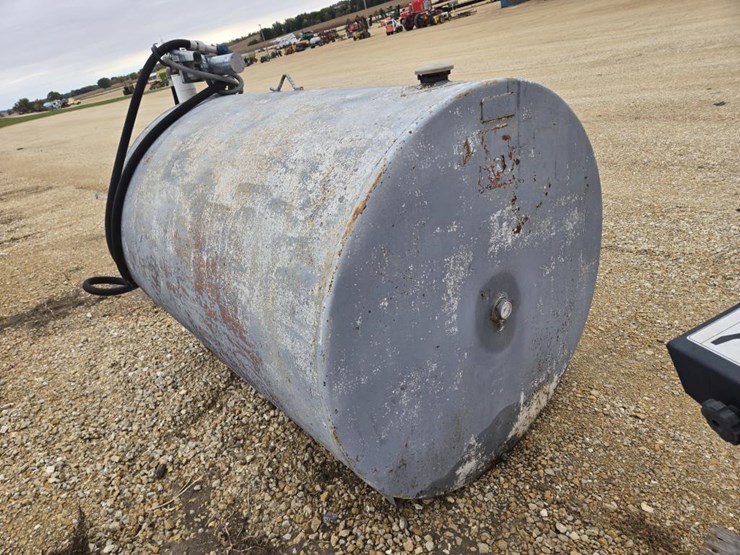#5944-•-500-gallon-fuel-barrel-w/-pump-image-6