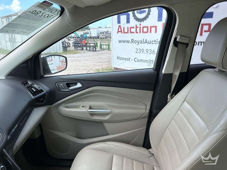 2015-ford-escape-image-14