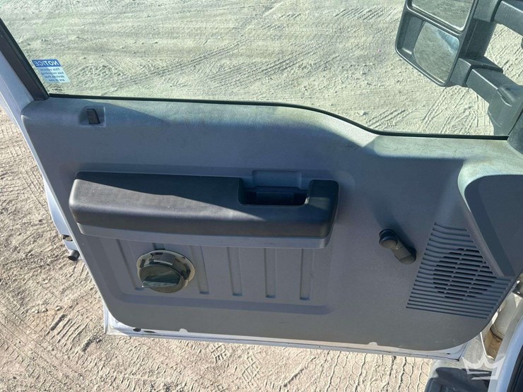 2016-utility-flatbed-image-10