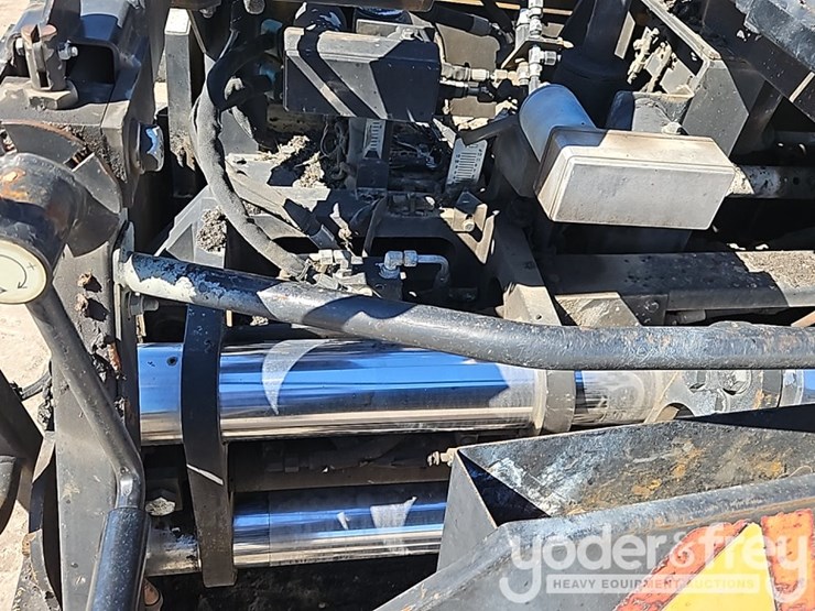 2012-caterpillar-ap-655d-image-21