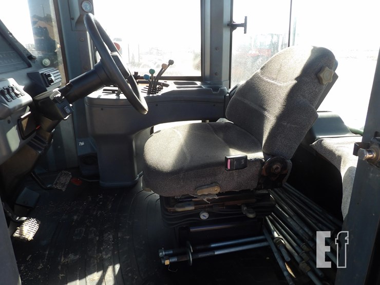 new-holland-9282-image-28