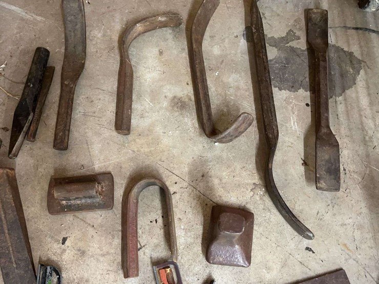 group-of-hand-tools---vintage-image-5