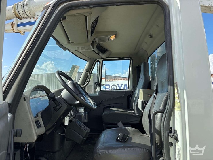 2009-international-7400-image-8