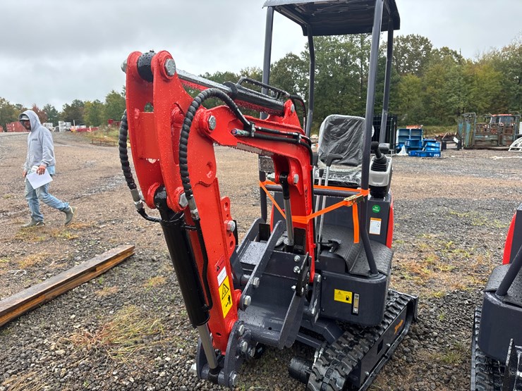 #5-•-cfg-industrial-mx15rx-mini-excavator-image-7