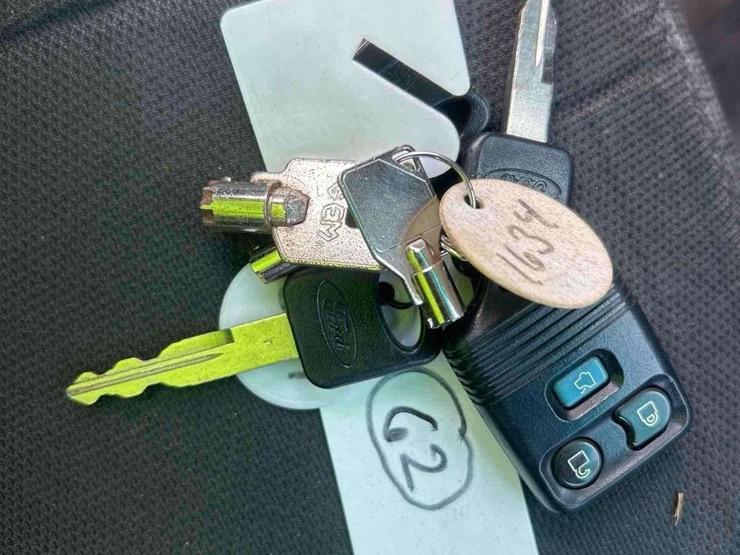 2017-ford-explorer-image-33