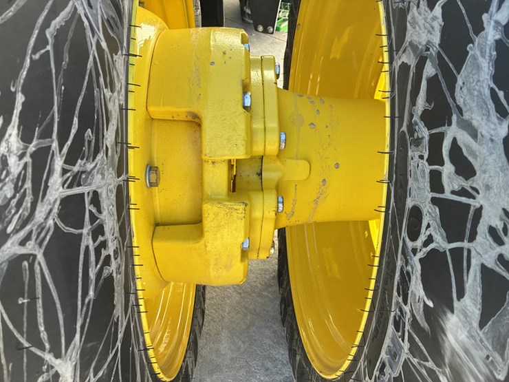 2024-john-deere-8r-410-image-51