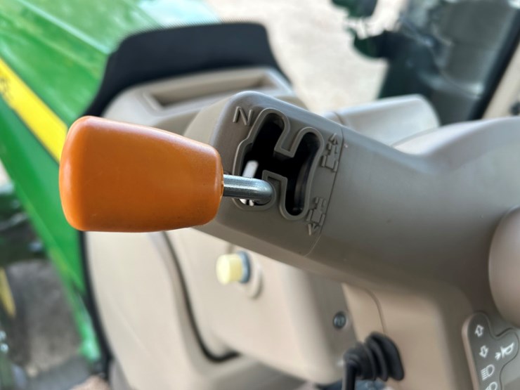 2014-john-deere-8270r-image-48