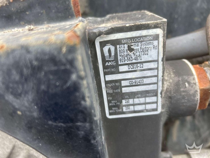 2014-freightliner-m2-106-image-25