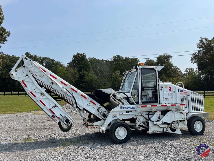 roadtec-cb100-sweeper-conveyor-image-1