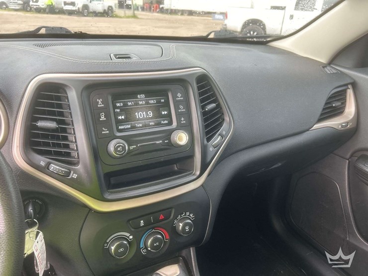 2014-jeep-cherokee-image-17