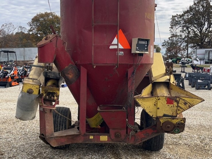 new-holland-355-image-4