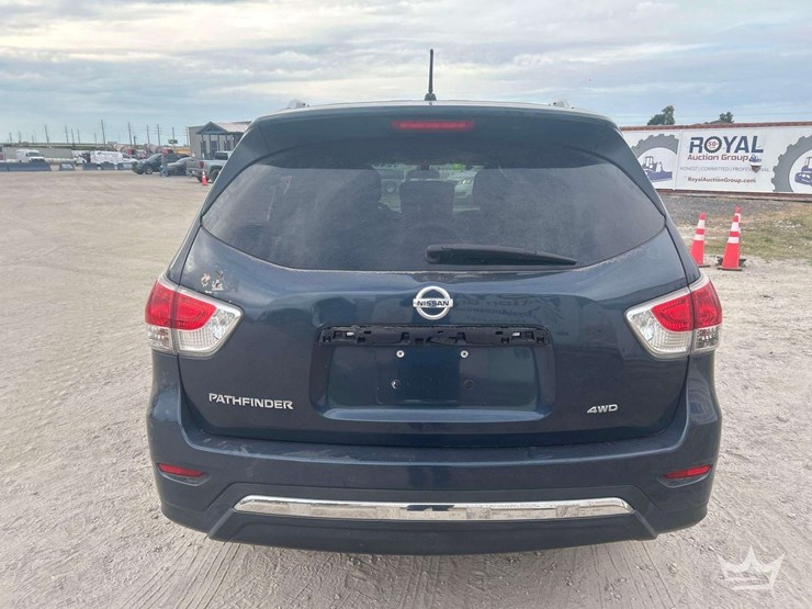 2015-nissan-pathfinder-image-31