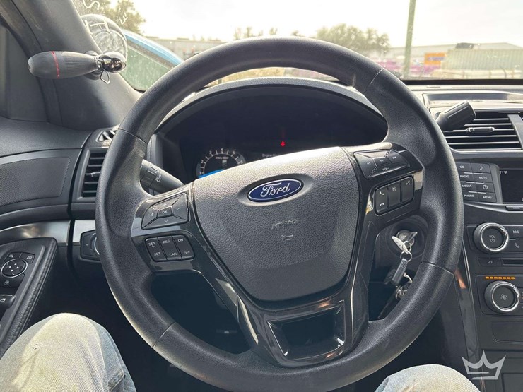 2017-ford-explorer-image-14