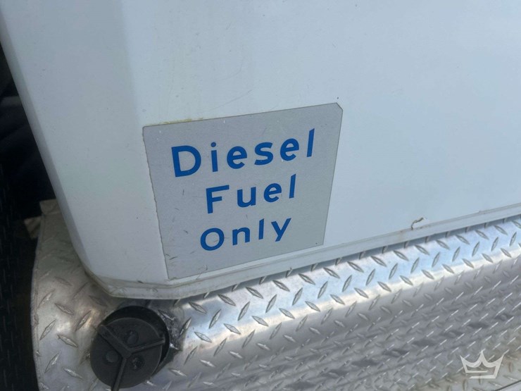 2003-freightliner-fl60-image-56