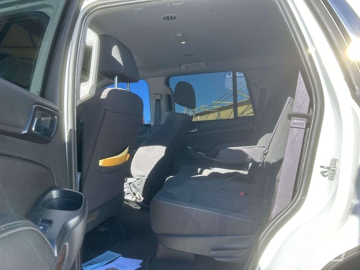 2017-chevrolet-tahoe-image-9