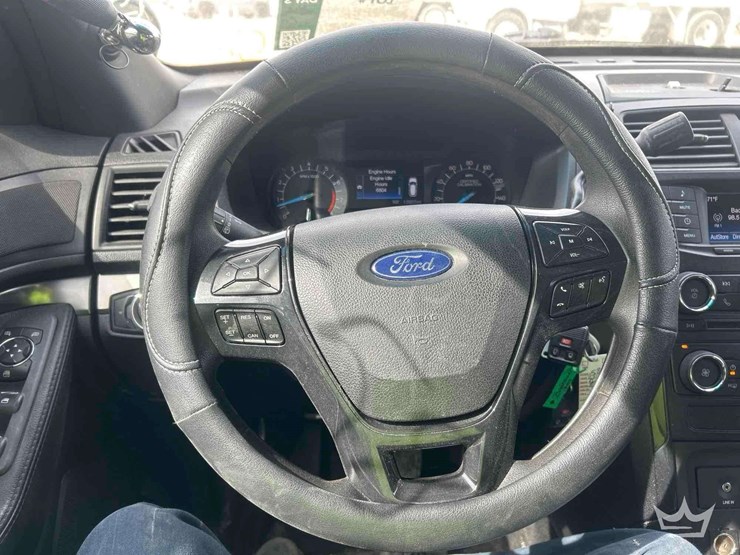 2017-ford-explorer-image-13