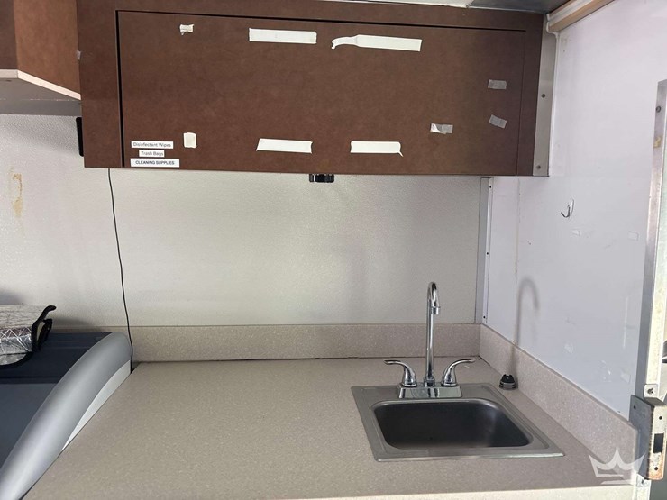 2008-chevrolet-express-box-truck-image-25