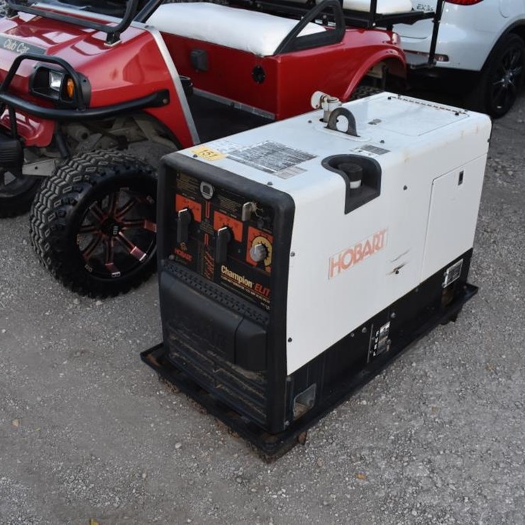 HOBART CHAMPION ELITE WELDER (SERIAL # MA051284Y) (SHOWING APPX 342 HOURS,