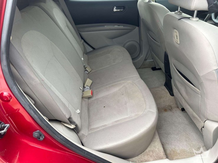 2013-nissan-rogue-image-21