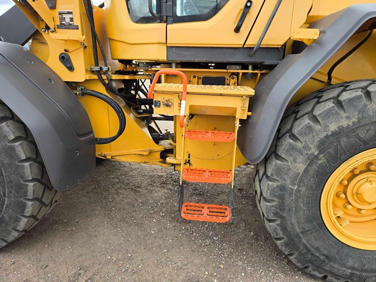 2022-volvo-l60h-image-21