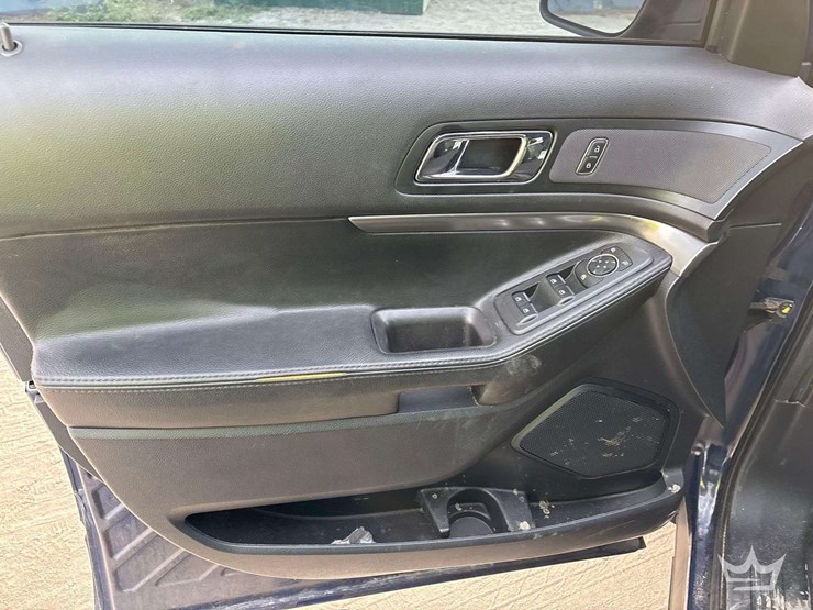 2018-ford-explorer-image-13