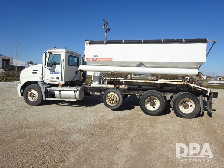 2004-mack-vision-dry-tender-truck-(pz14165,-unit-17539)-image-36