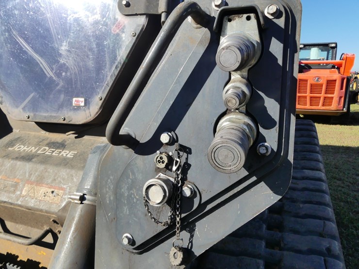 2024-deere-333d-image-9