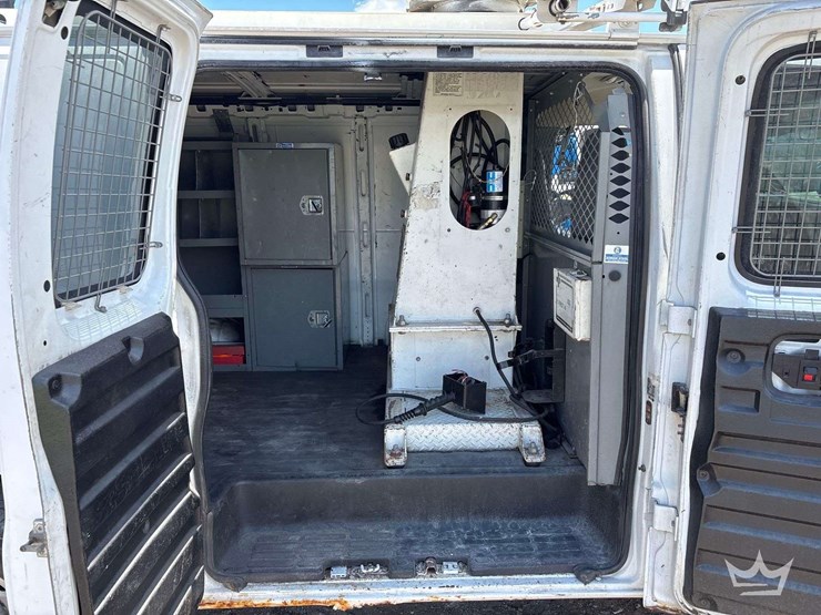 2006-chevrolet-express-3500-image-27