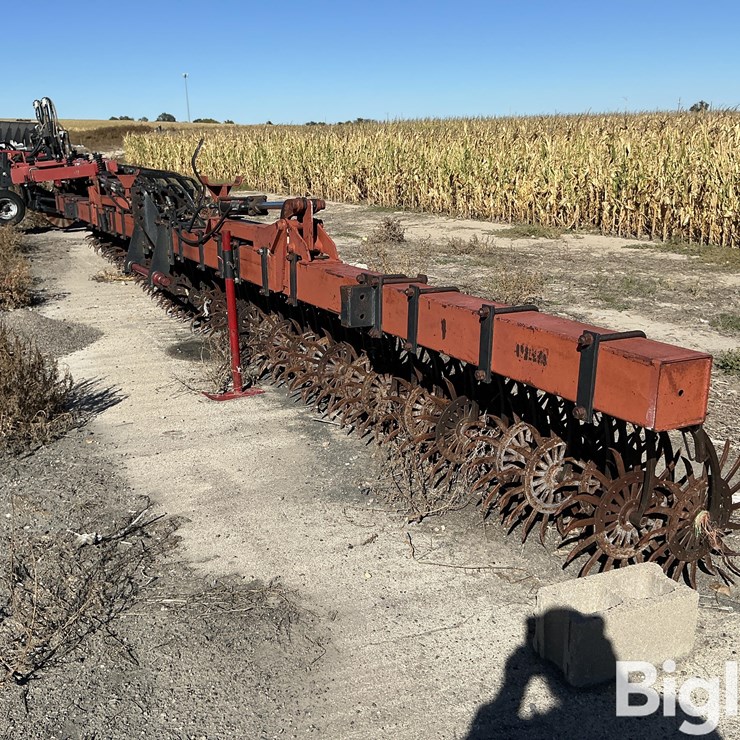 Yetter 30' Folding Rotary Hoe