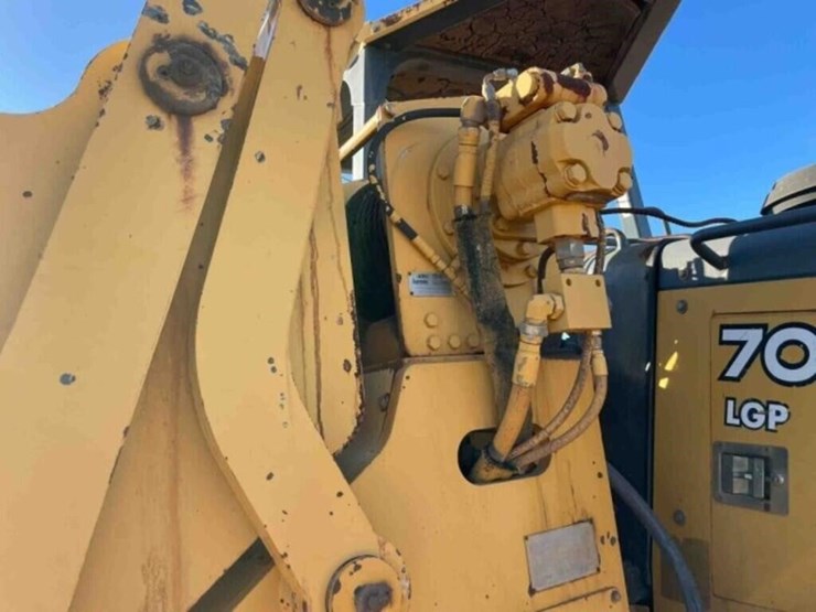 2008-deere-700j-image-9