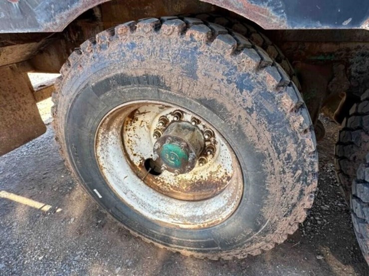 1996-freightliner-bobtail-water-truck-image-21