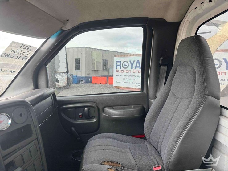 2005-chevrolet-c4500-altec-bucket-truck-image-17