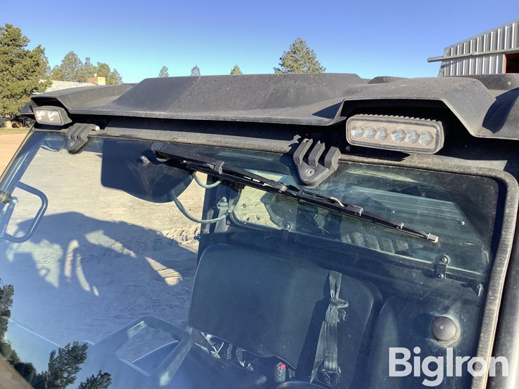 2023-john-deere-gator-image-15