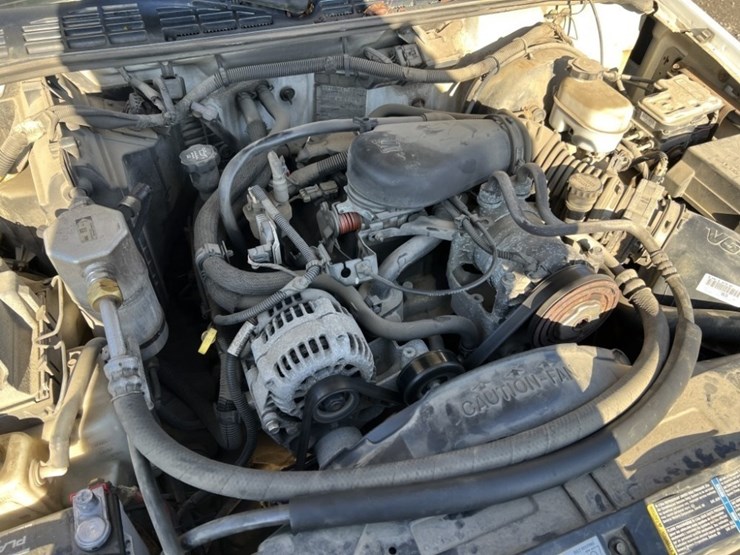 2003-chevrolet-s10-image-11