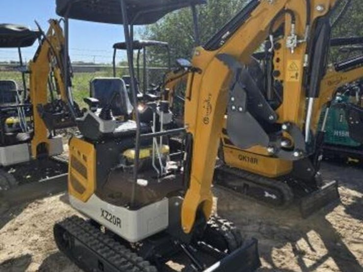 cfg-mini-excavator-xz20r-w-hydrualic-thumb-image-2