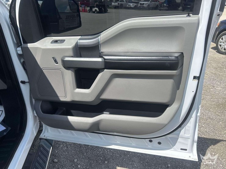 2016-ford-f150-image-25