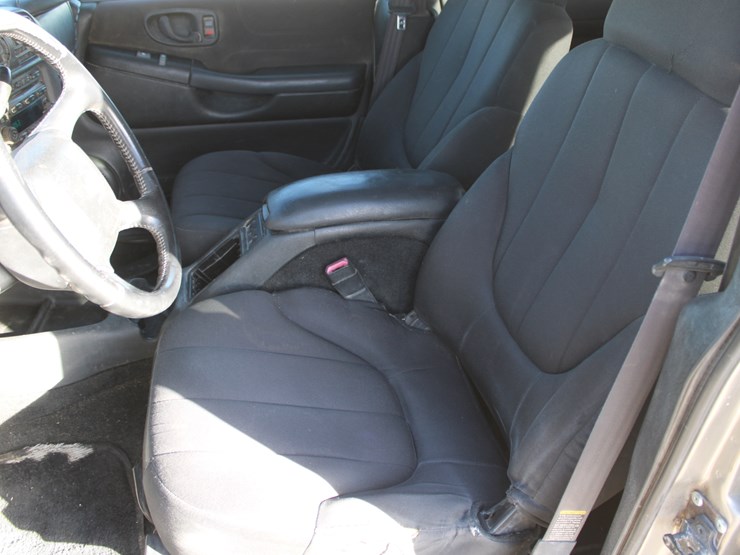 2004-chevrolet-s10-image-25